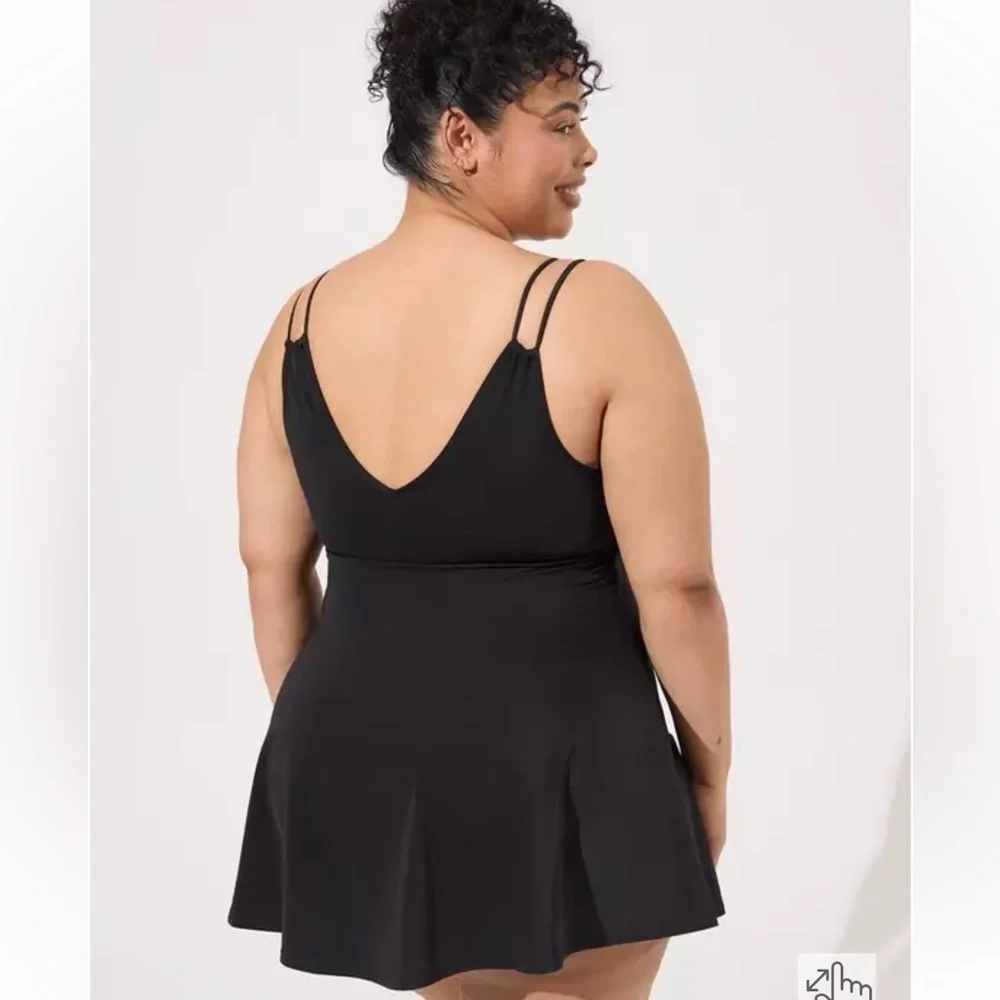 New! Torrid sz 3 Retro Plunge Swim Bathing Suit 3X‎